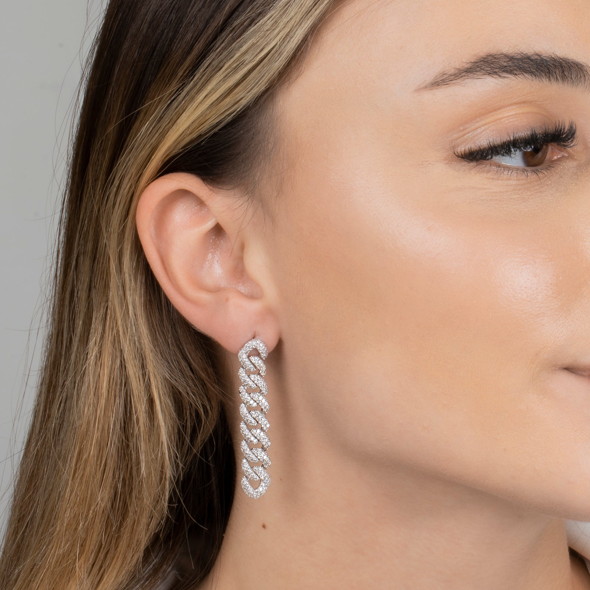 Taşlı Zincir Küpe