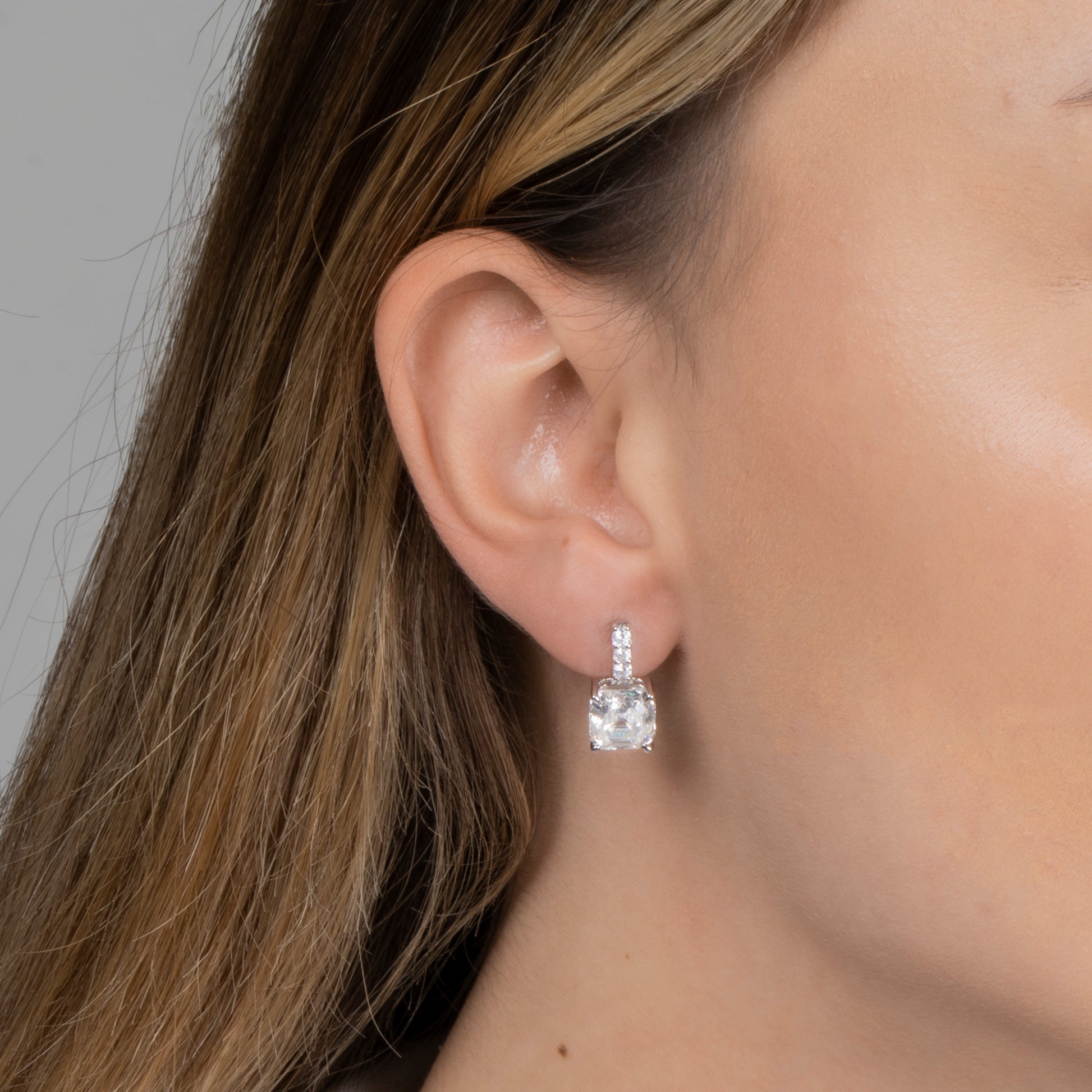 Baget Taşlı Tektaş Küpe