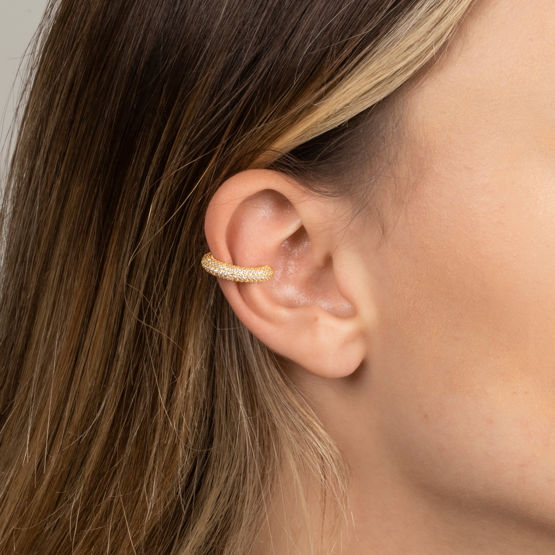 Taşlı Kıkırdak Küpe