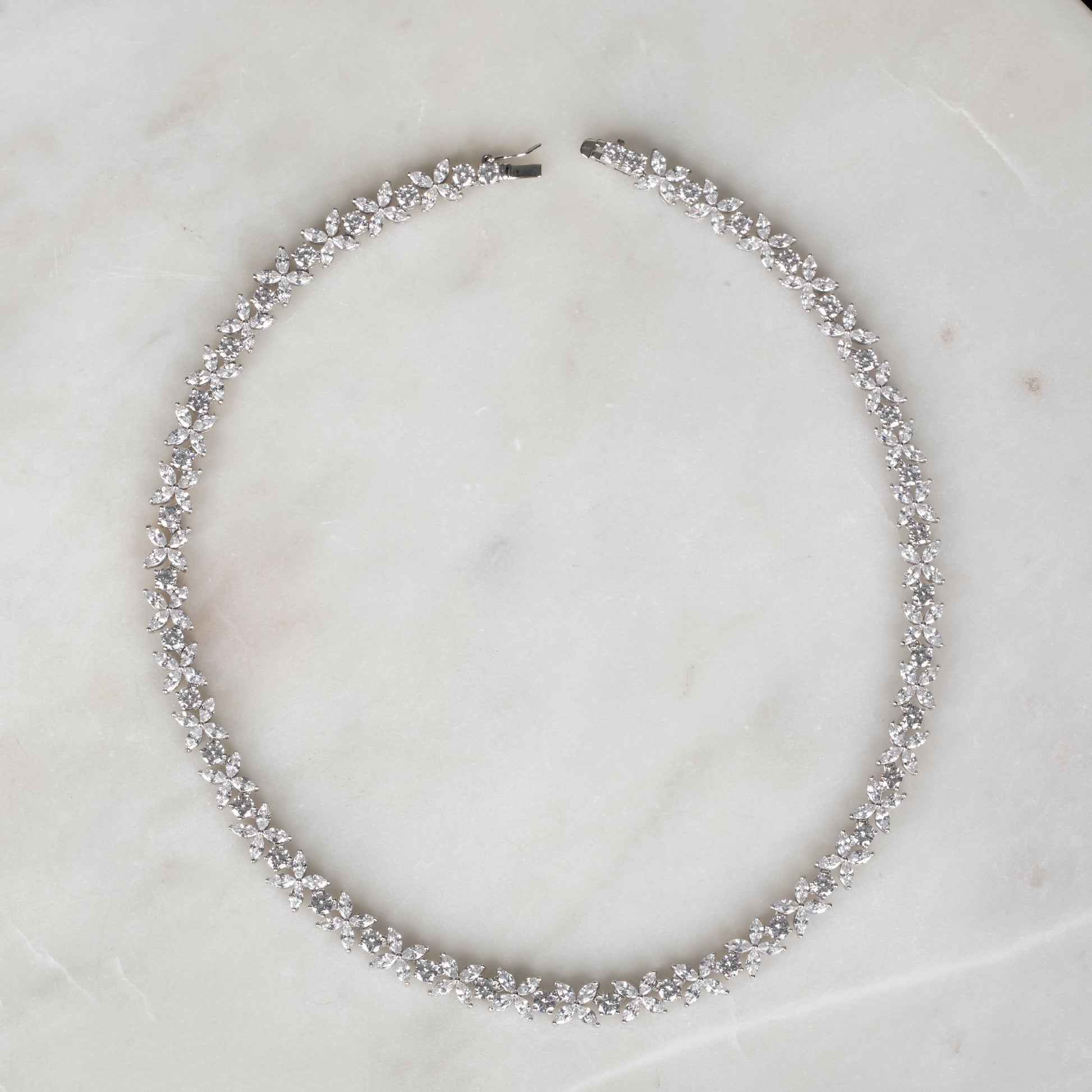 Markiz Taşlı Su Yolu Kolye