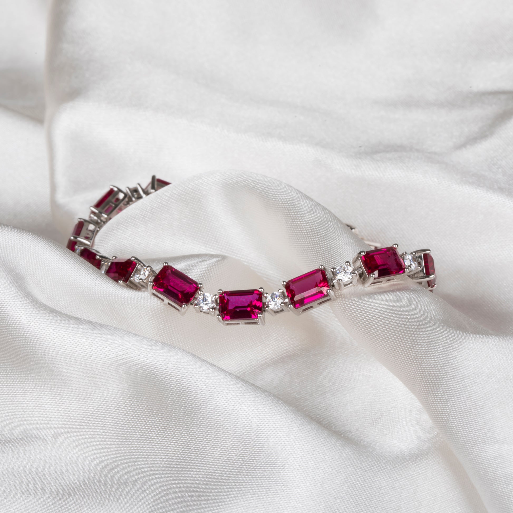 Kımızı Taşlı Su Yolu Bileklik