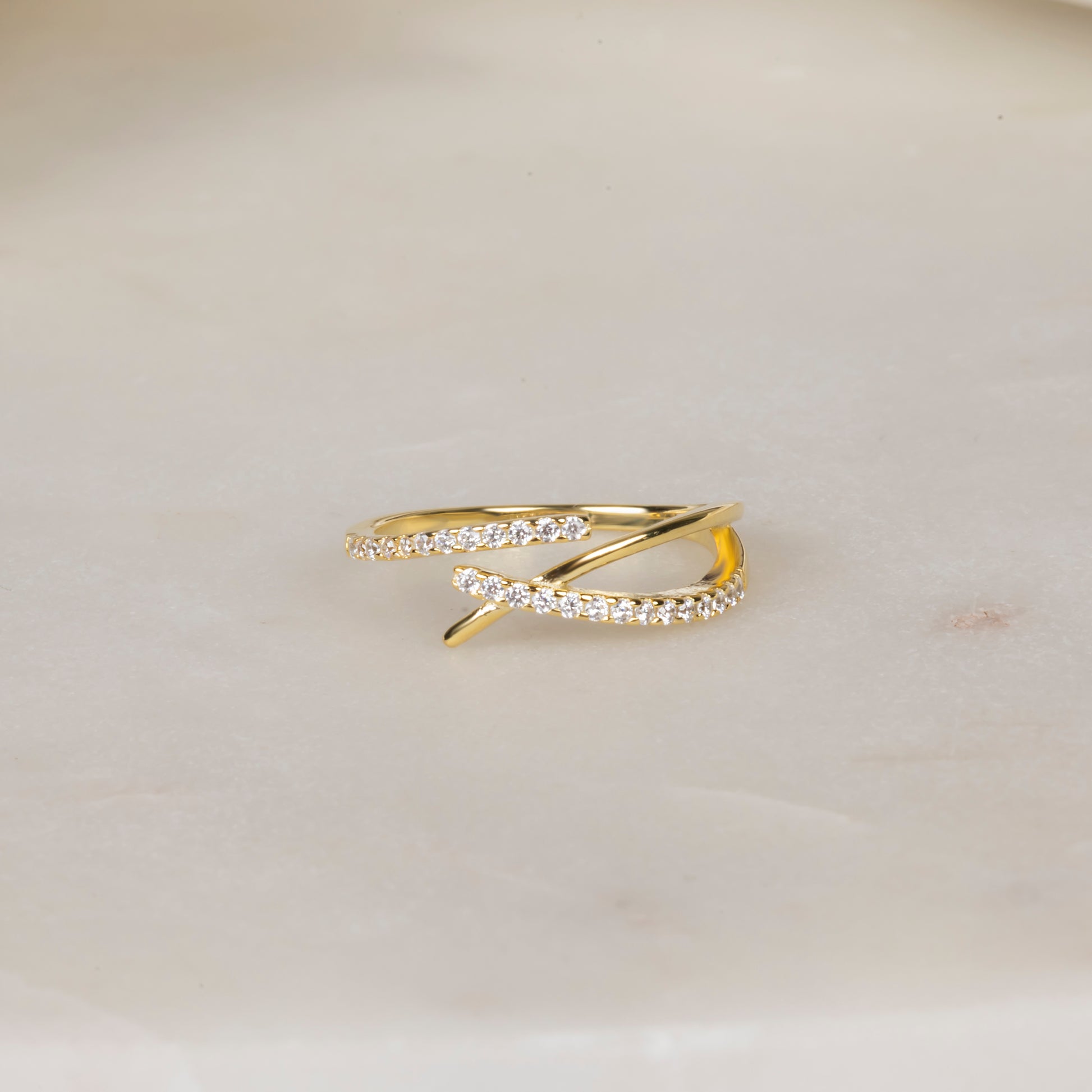 Minimal Taşlı Yüzük