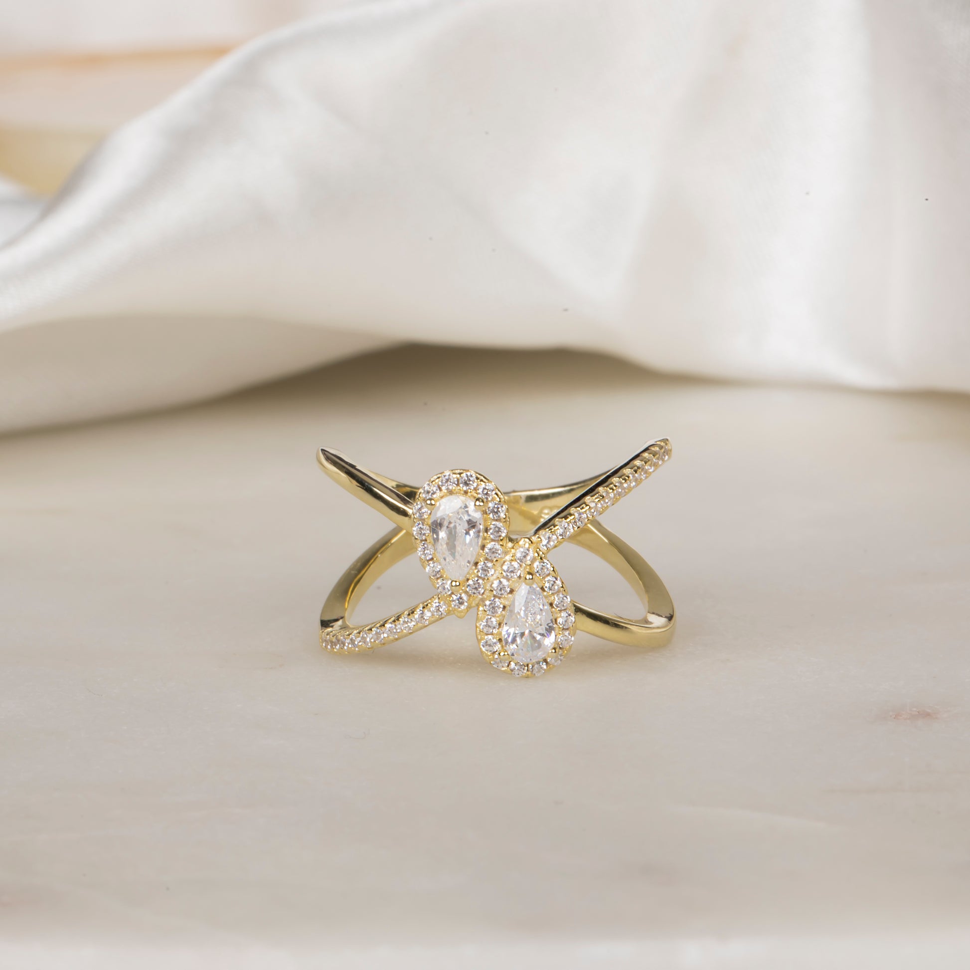 Minimal Damla Taşlı Yüzük