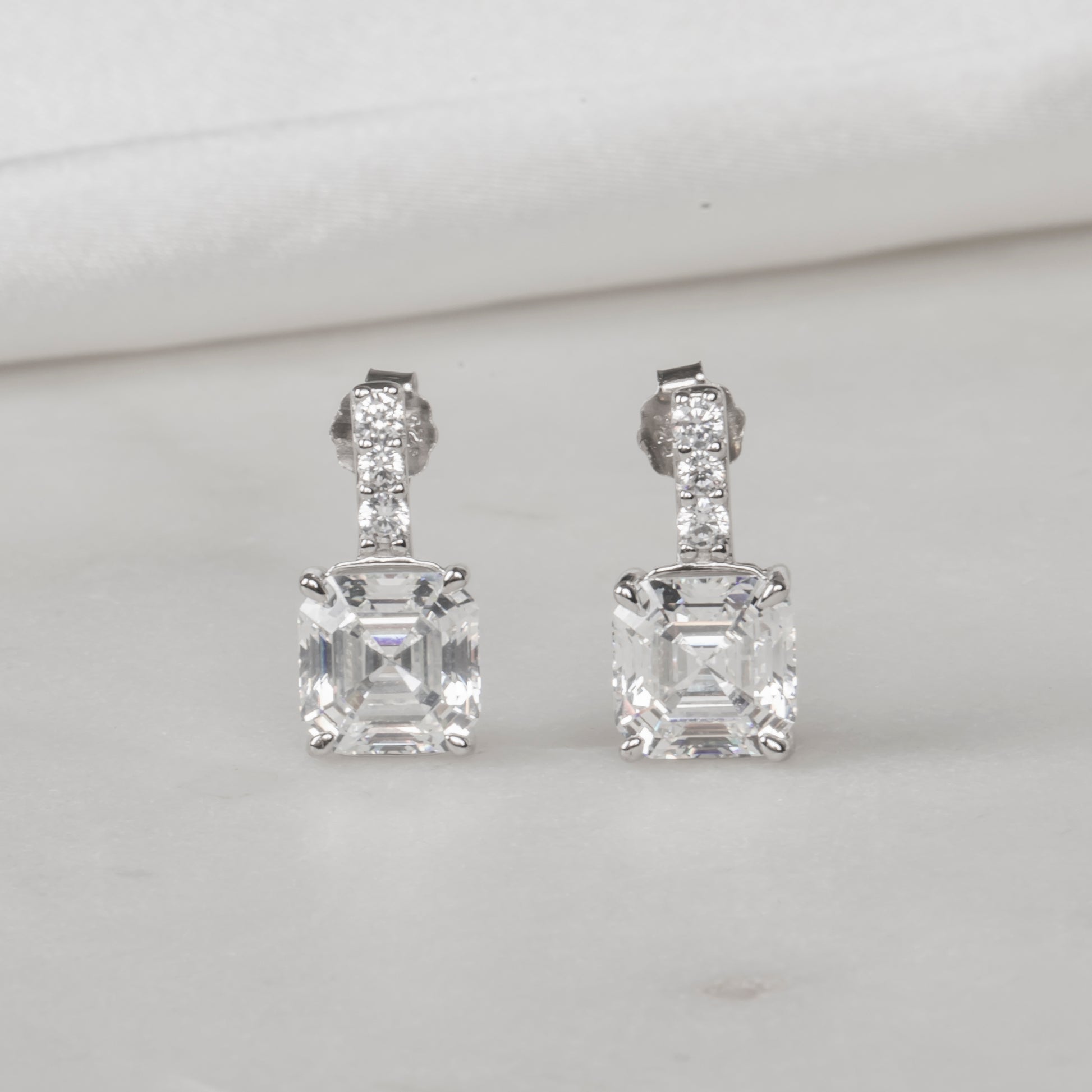 Baget Taşlı Tektaş Küpe