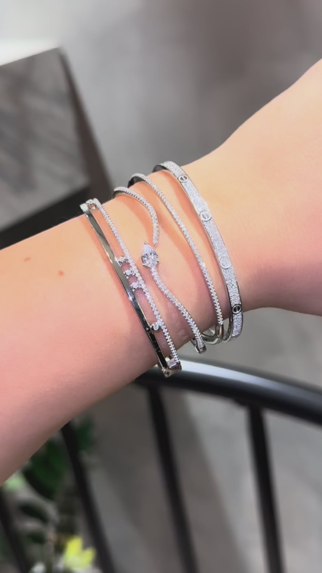 İnce İthal Taşlı Kelepçe Bileklik