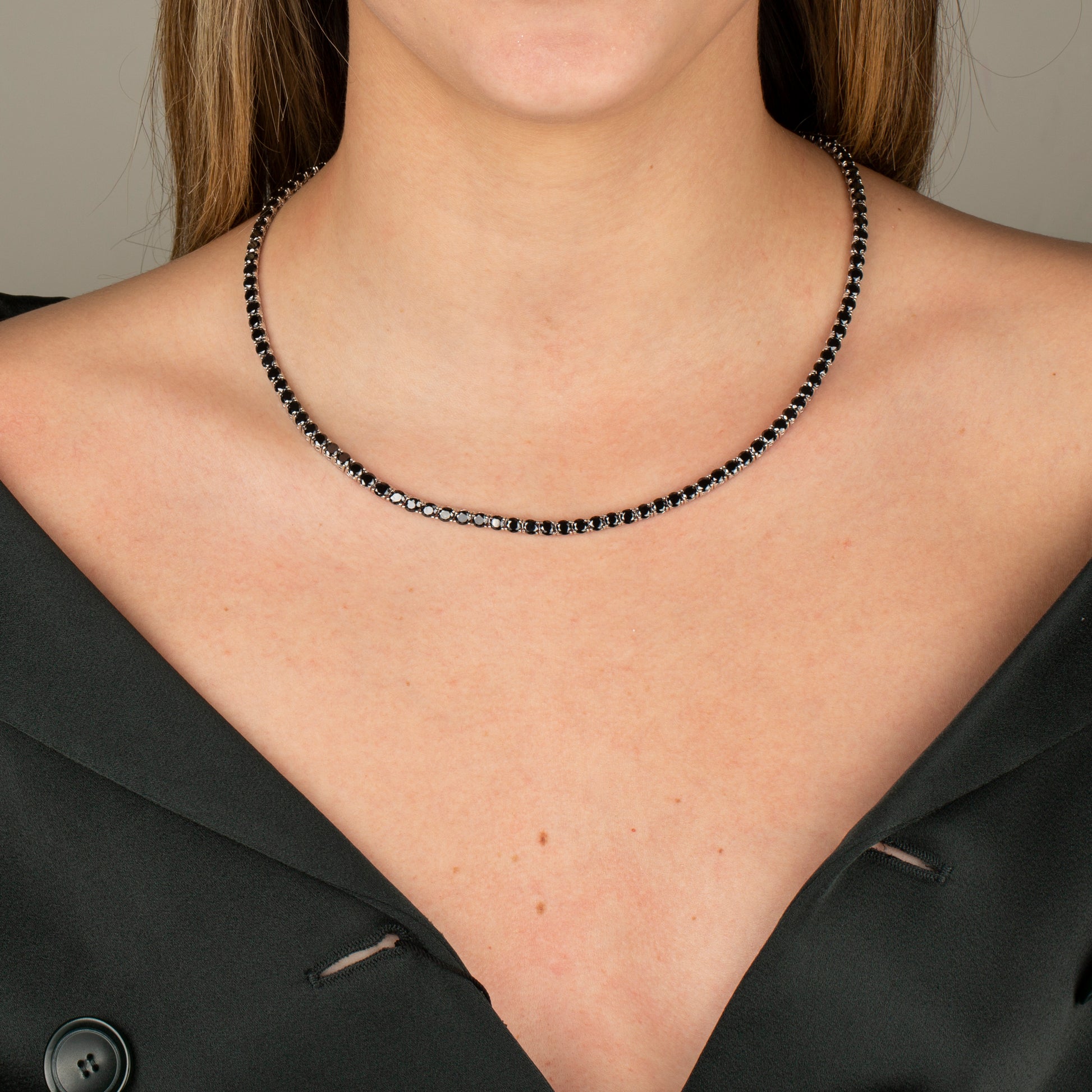 Siyah Taşlı Su Yolu Kolye