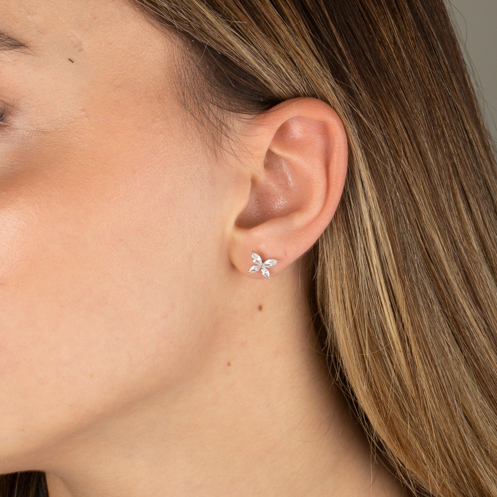 Markiz Taşlı Küpe