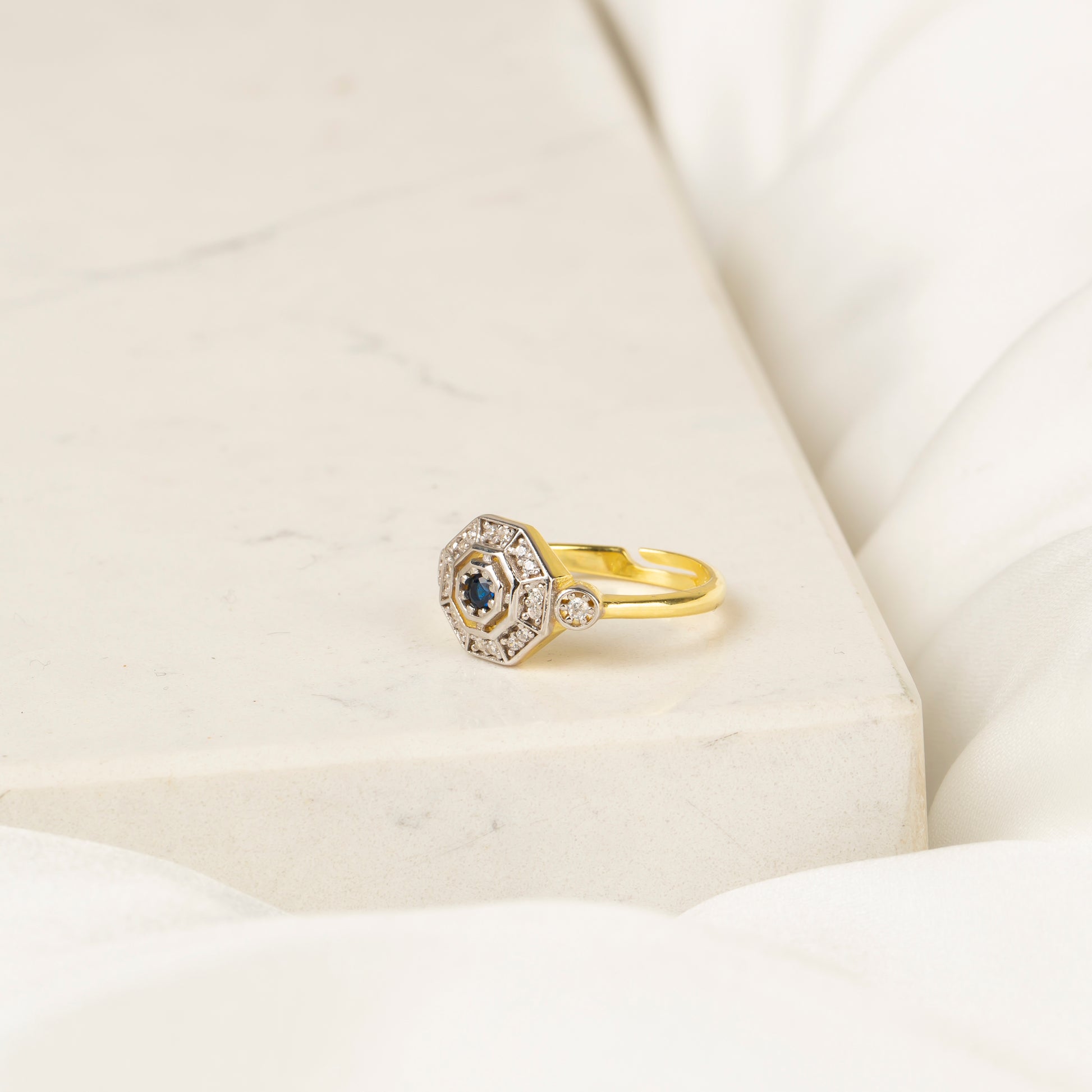 Minimal Taşlı Yüzük