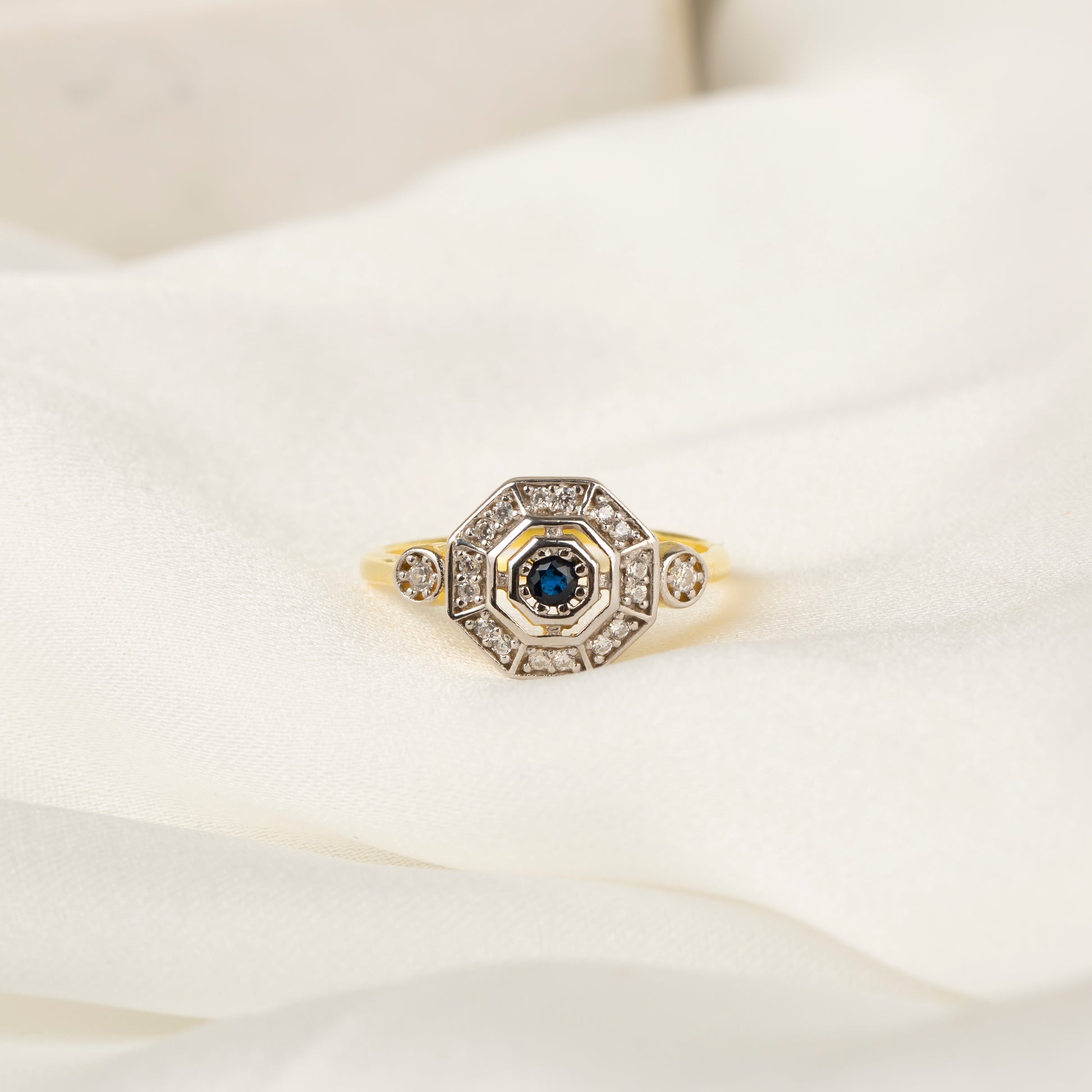 Minimal Taşlı Yüzük