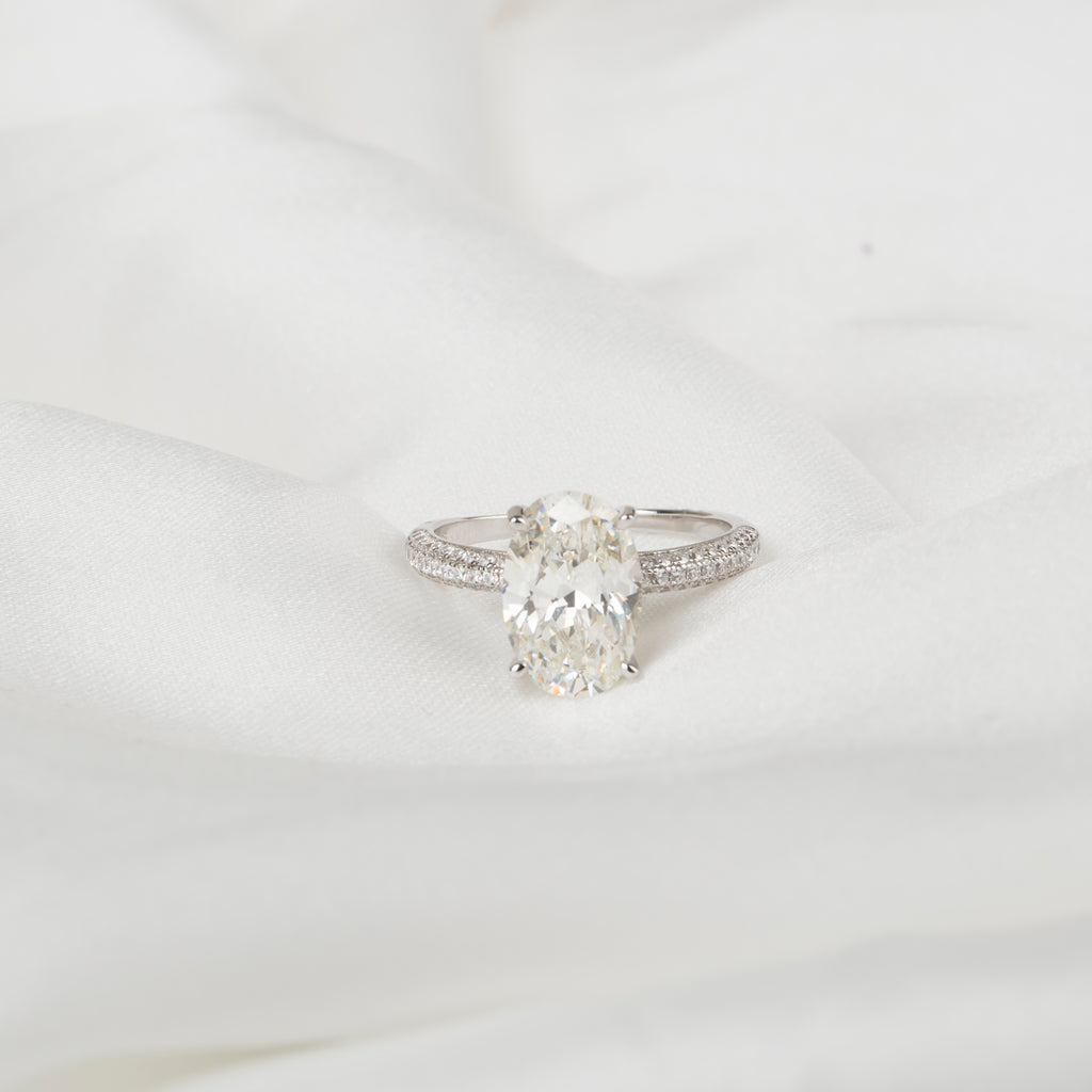 Oval Tektaş Yüzük