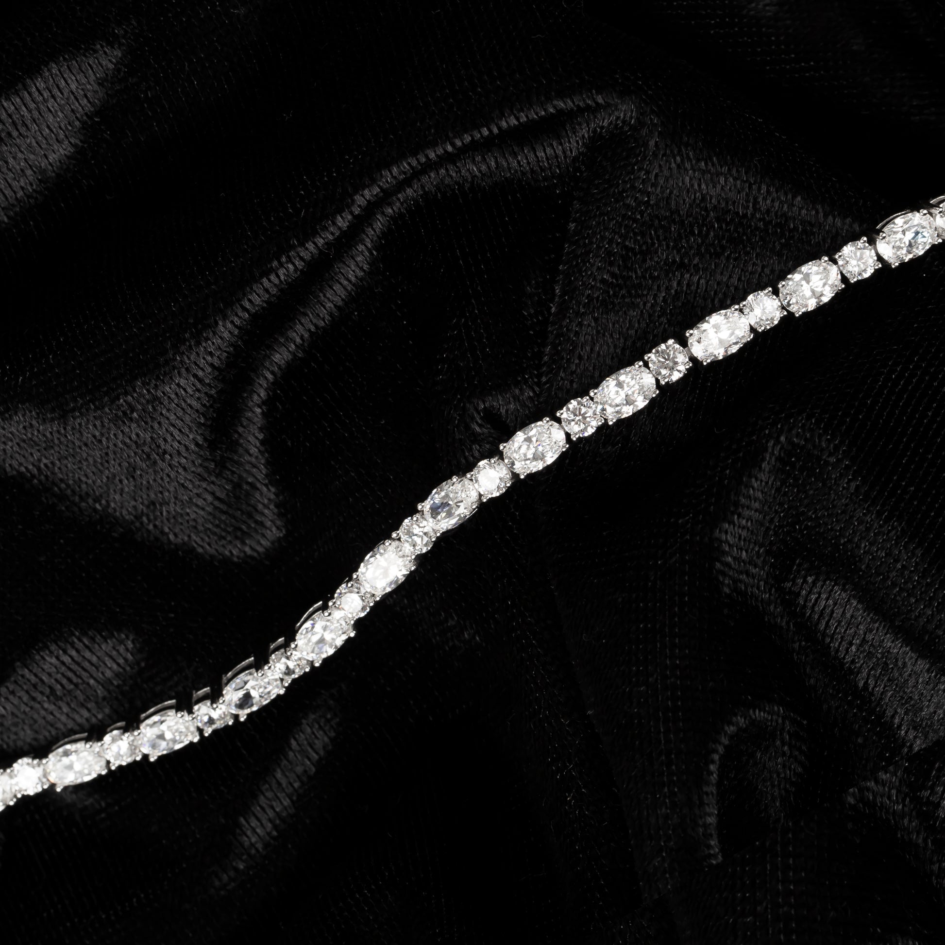 Oval Taşlı Su Yolu Bileklik