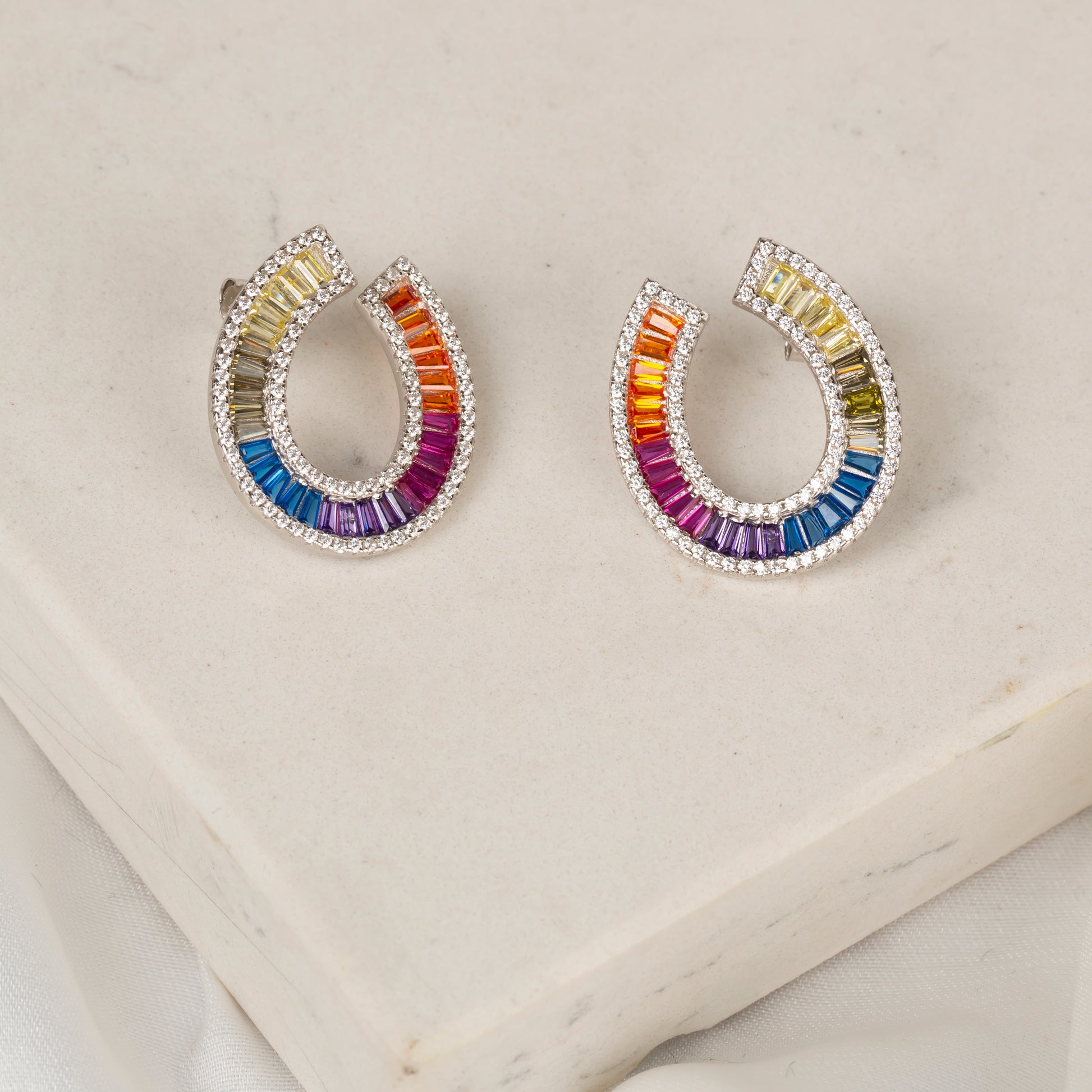 Renkli Baget Taşlı Küpe