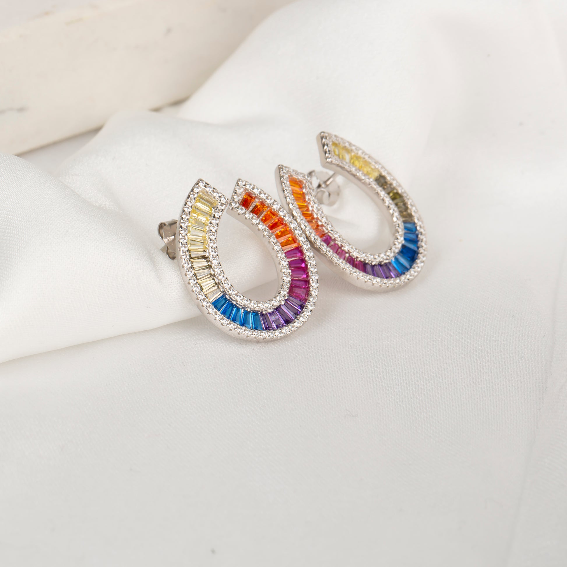 Renkli Baget Taşlı Küpe