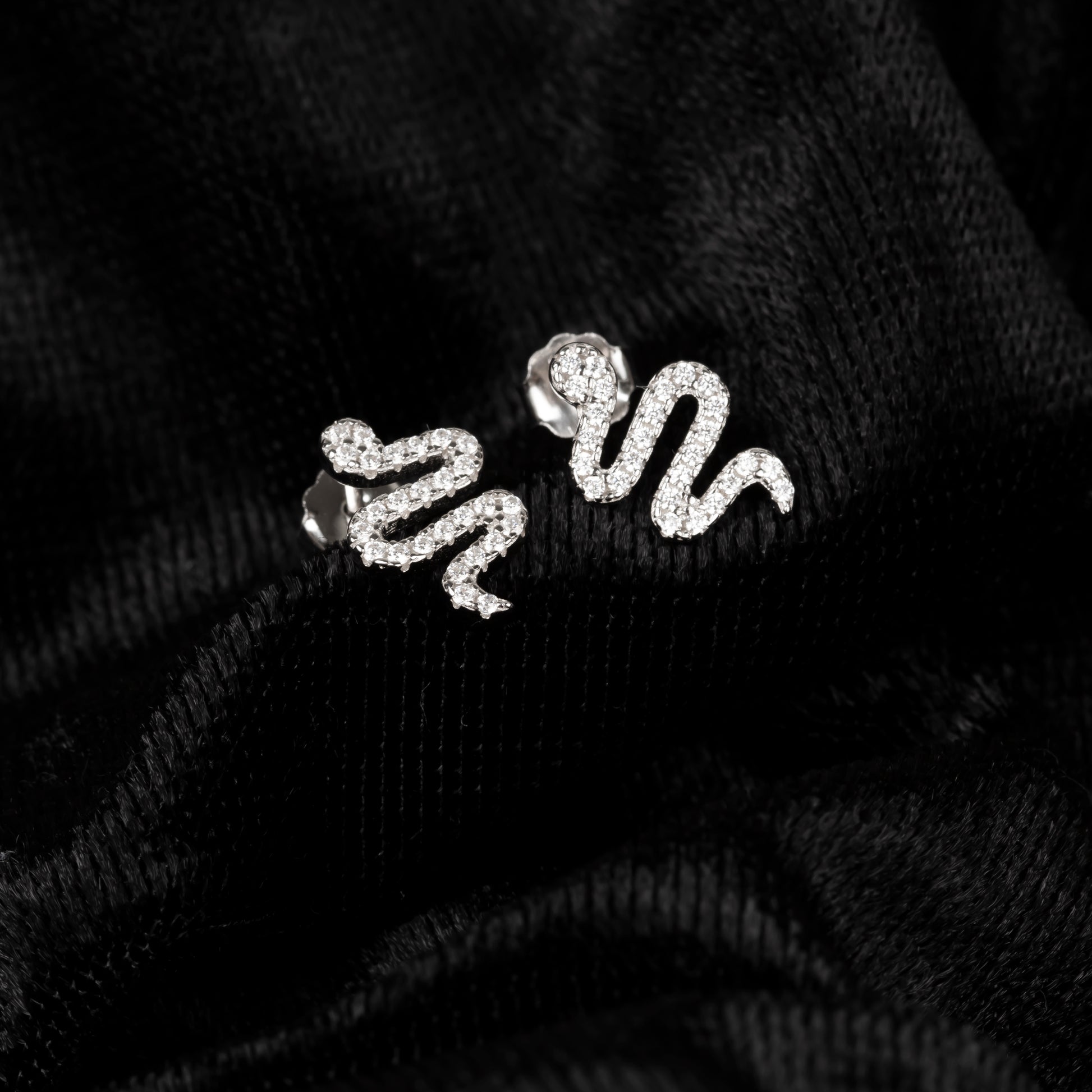 Taşlı Yılan Küpe