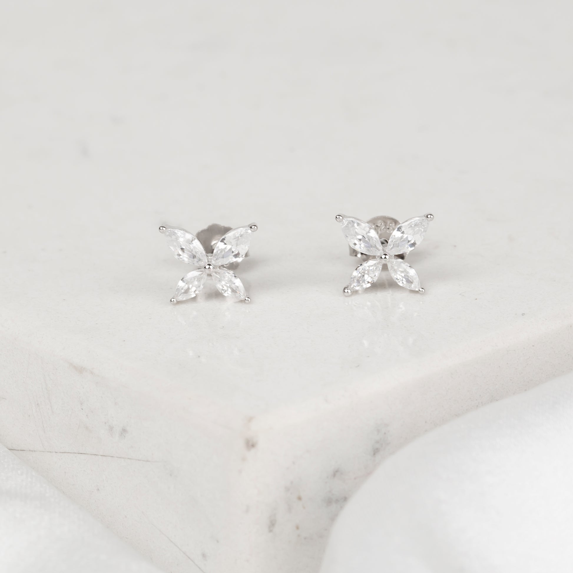 Markiz Taşlı Küpe