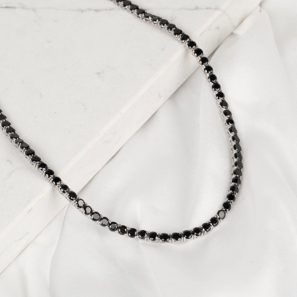 Siyah Taşlı Su Yolu Kolye