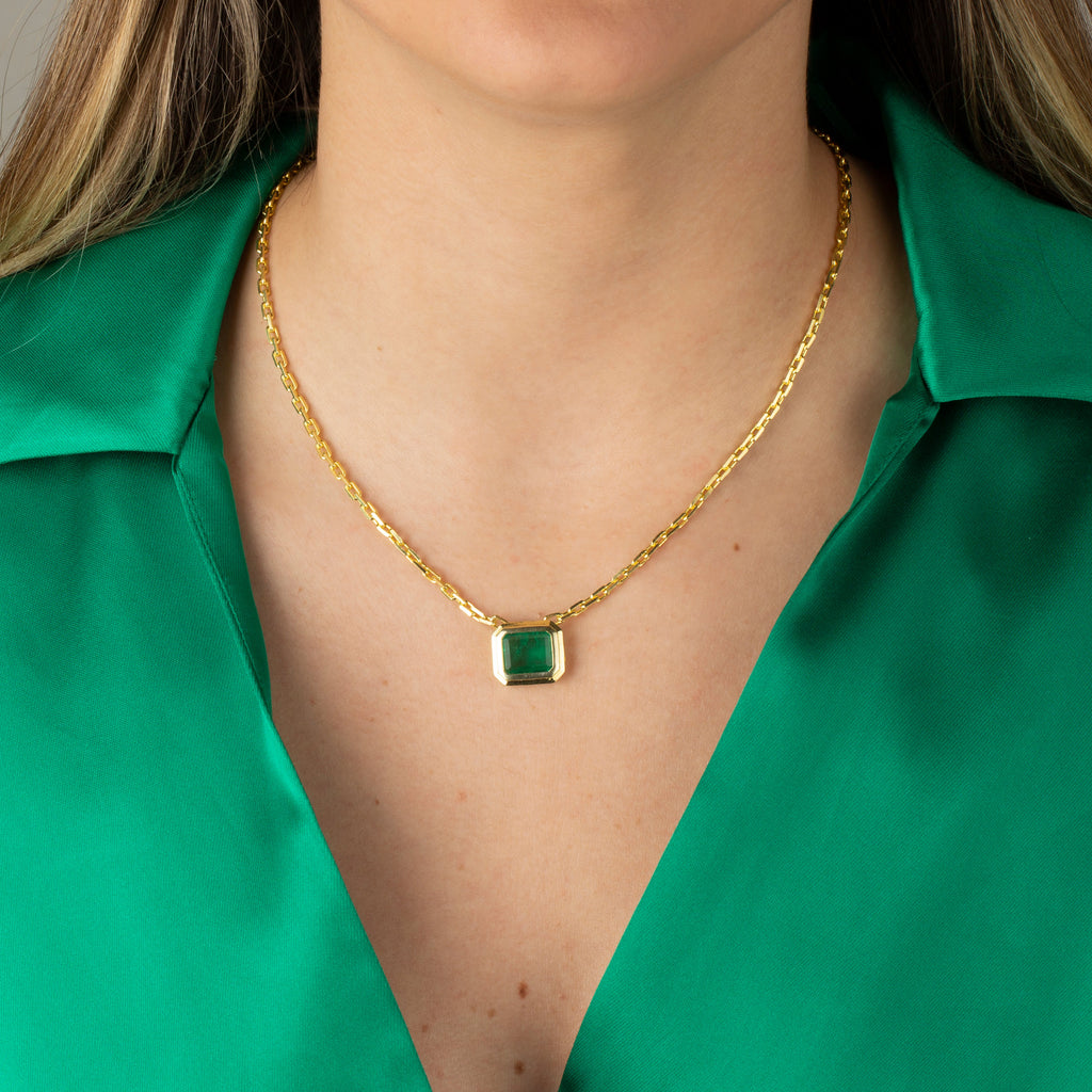 Zümrüt Taşlı Kolye