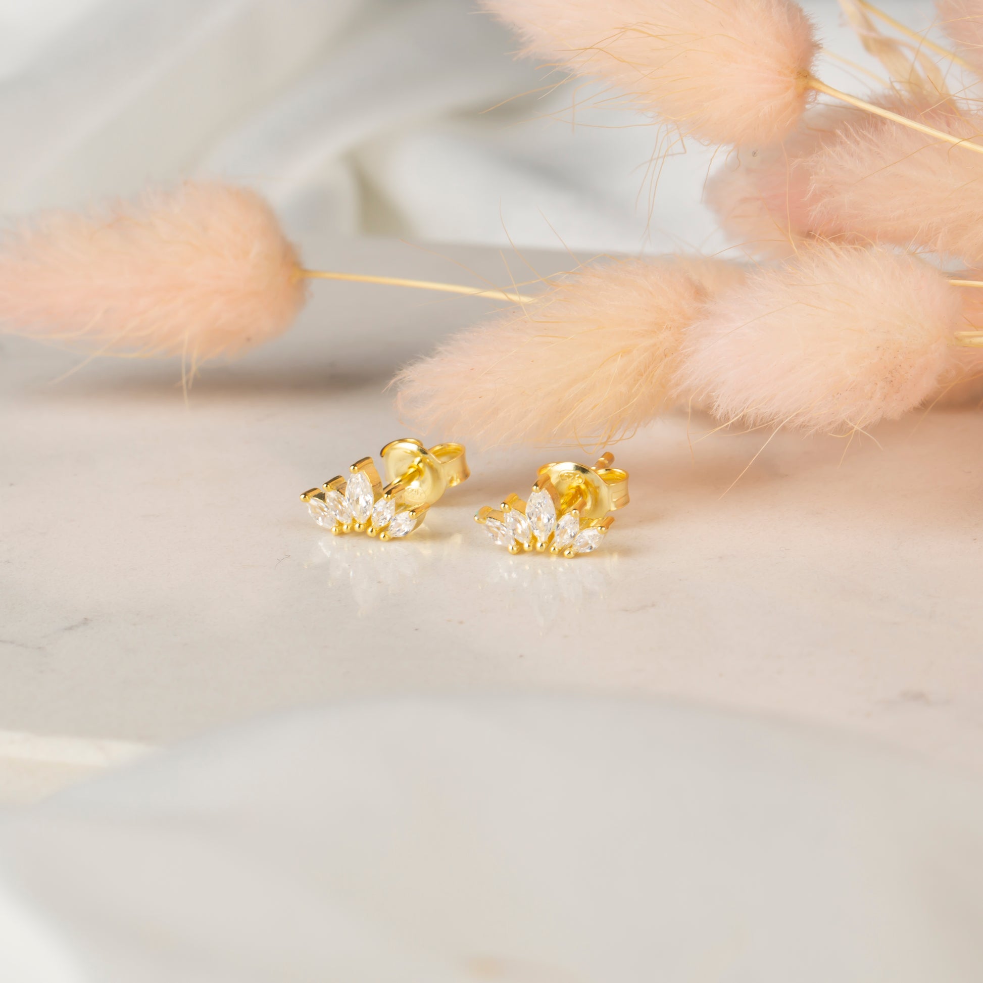 Minimal Markiz Taşlı Küpe