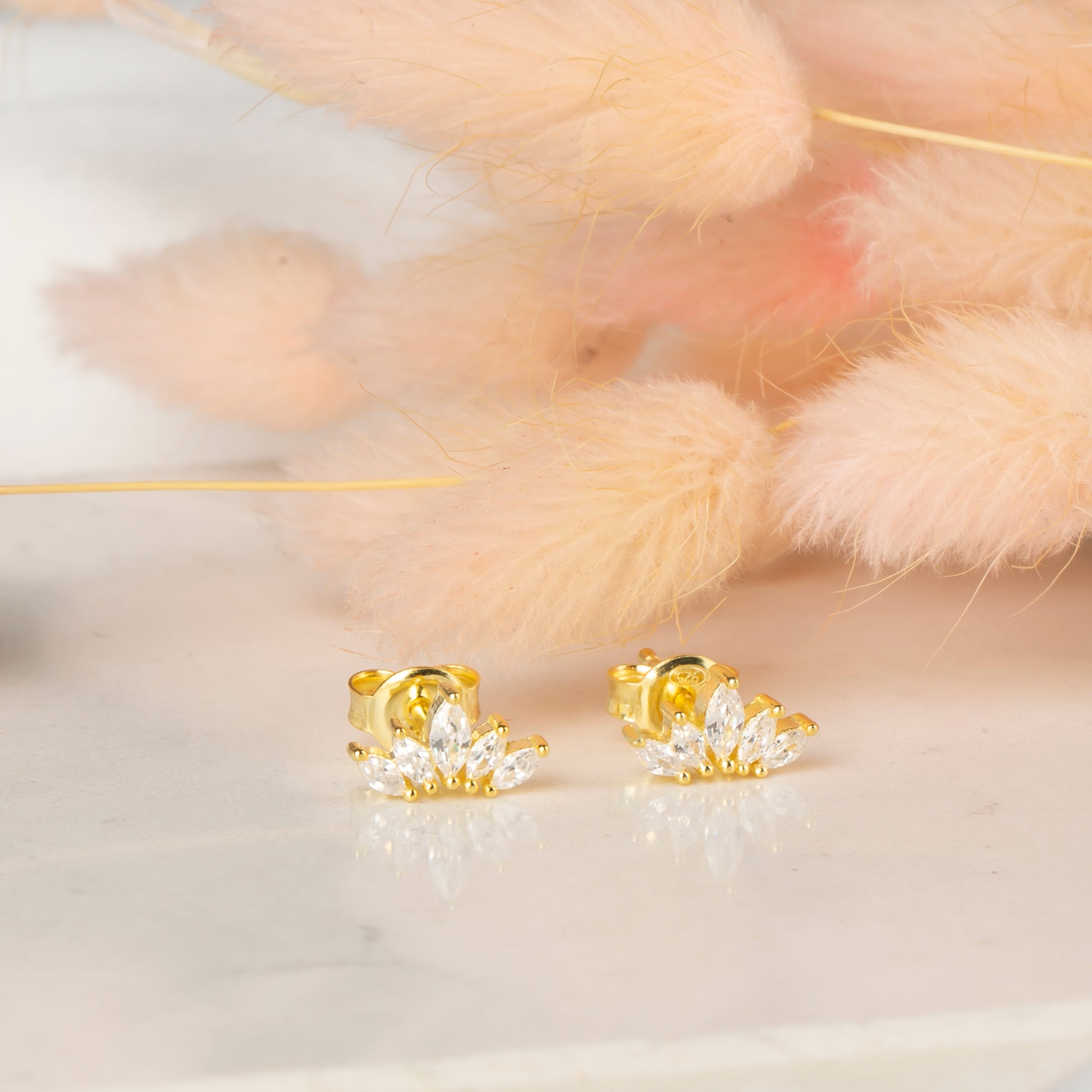 Minimal Markiz Taşlı Küpe