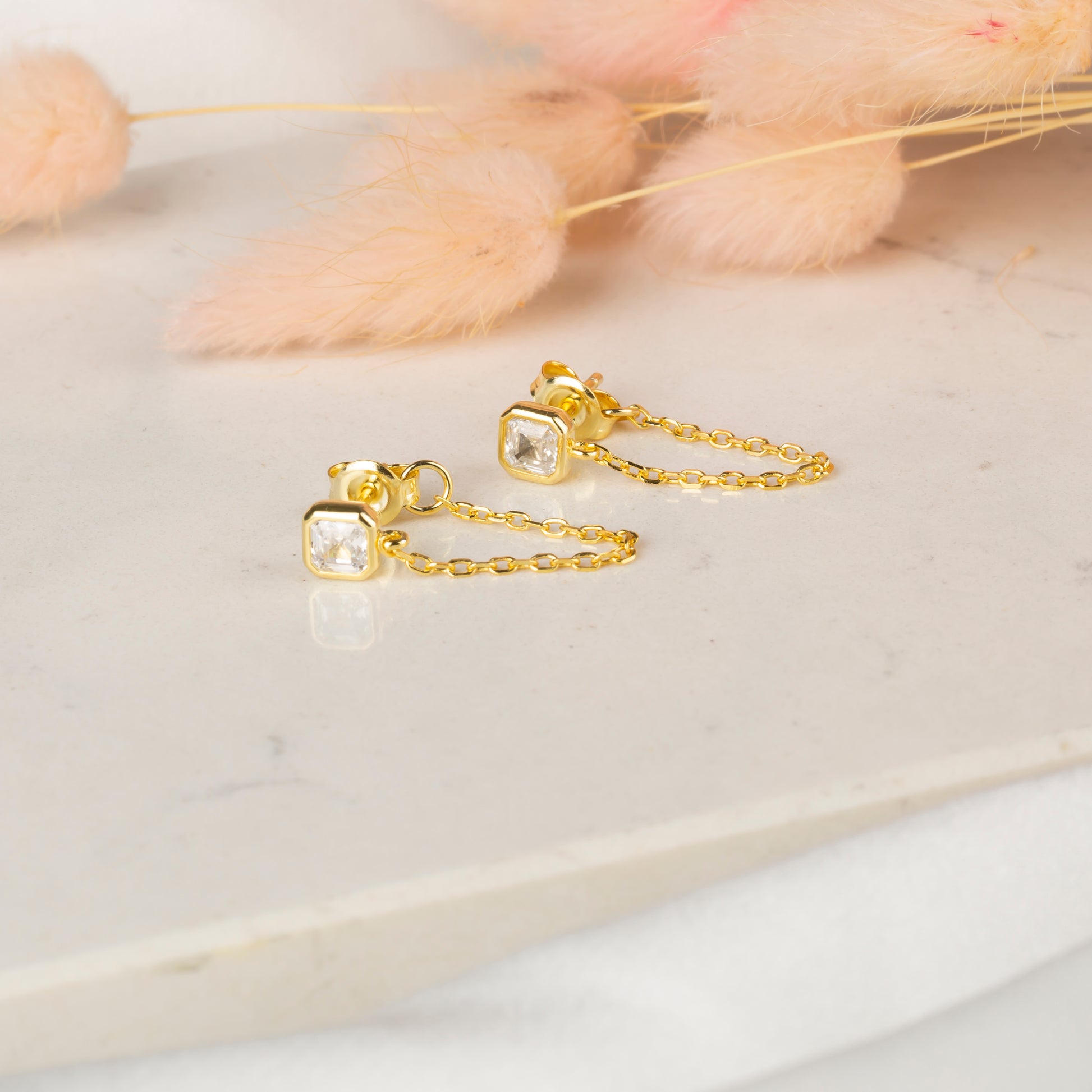 Minimal Markiz Taşlı Küpe