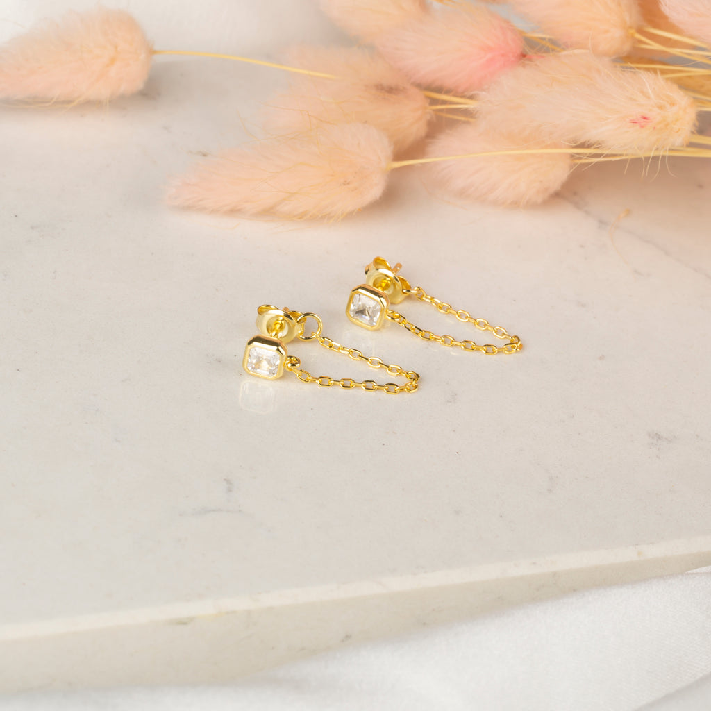 Minimal Markiz Taşlı Küpe