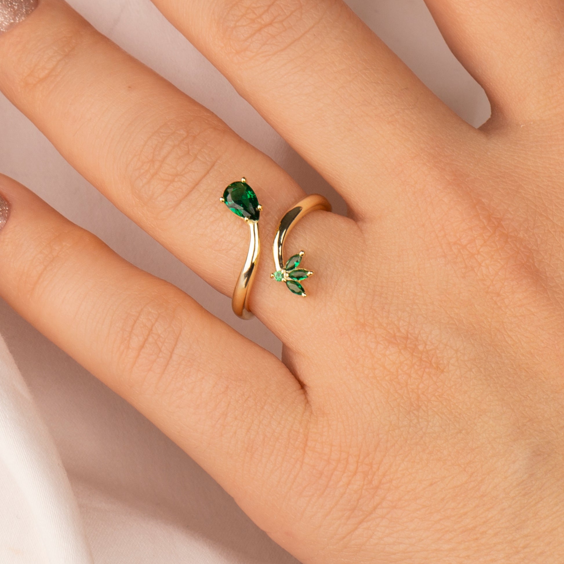 Minimal Damla Taşlı Yüzük