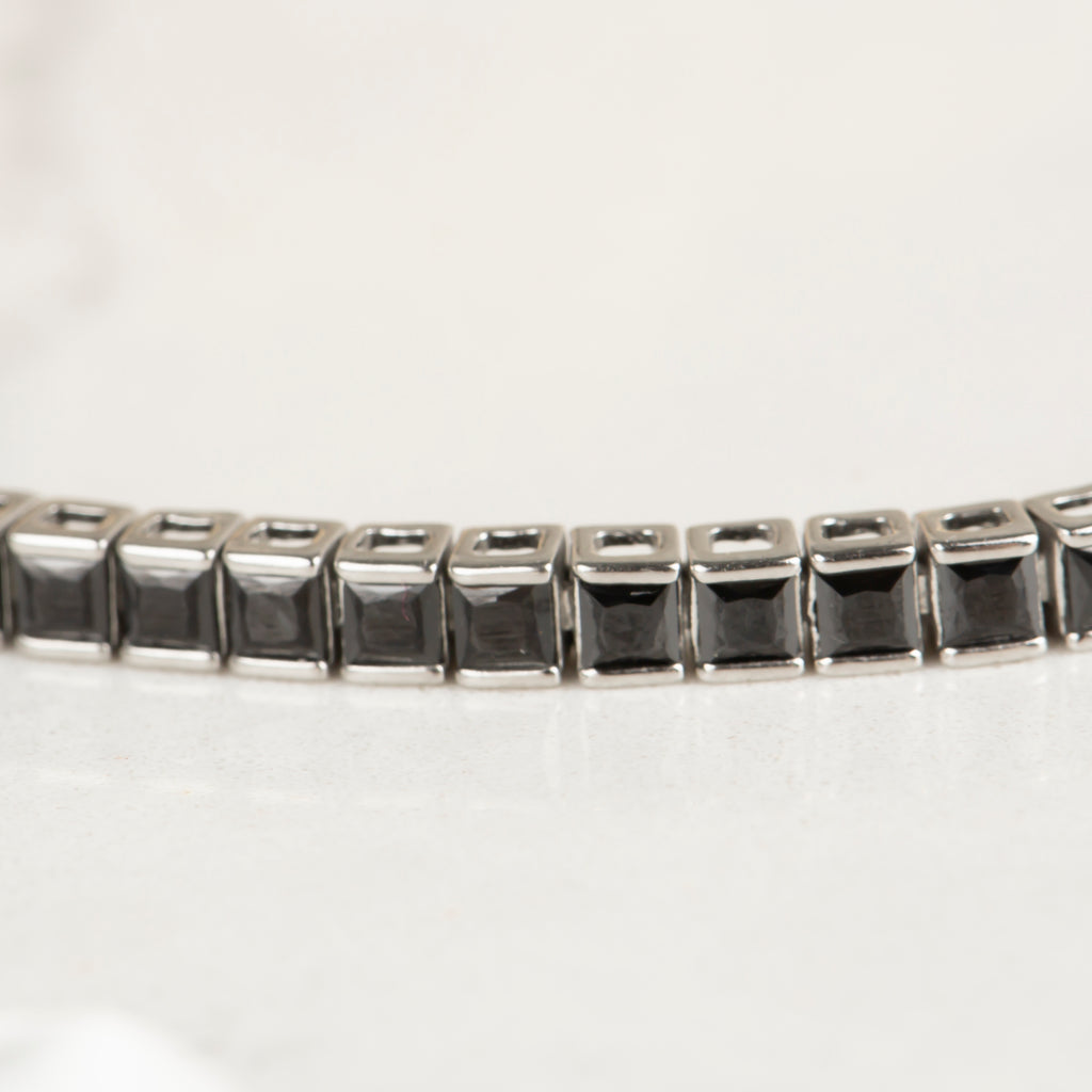 Cusshion Siyah Taşlı Su Yolu Bileklik