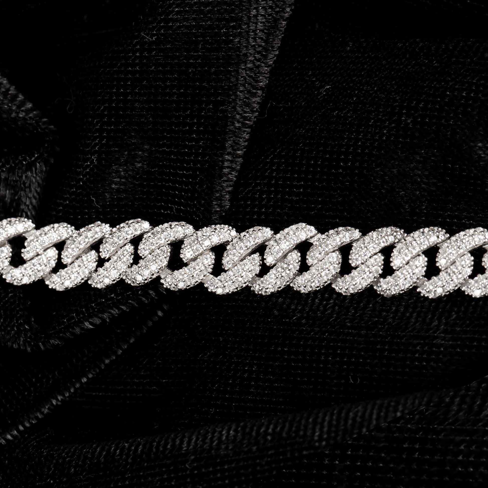 Taşlı Zincir Bileklik