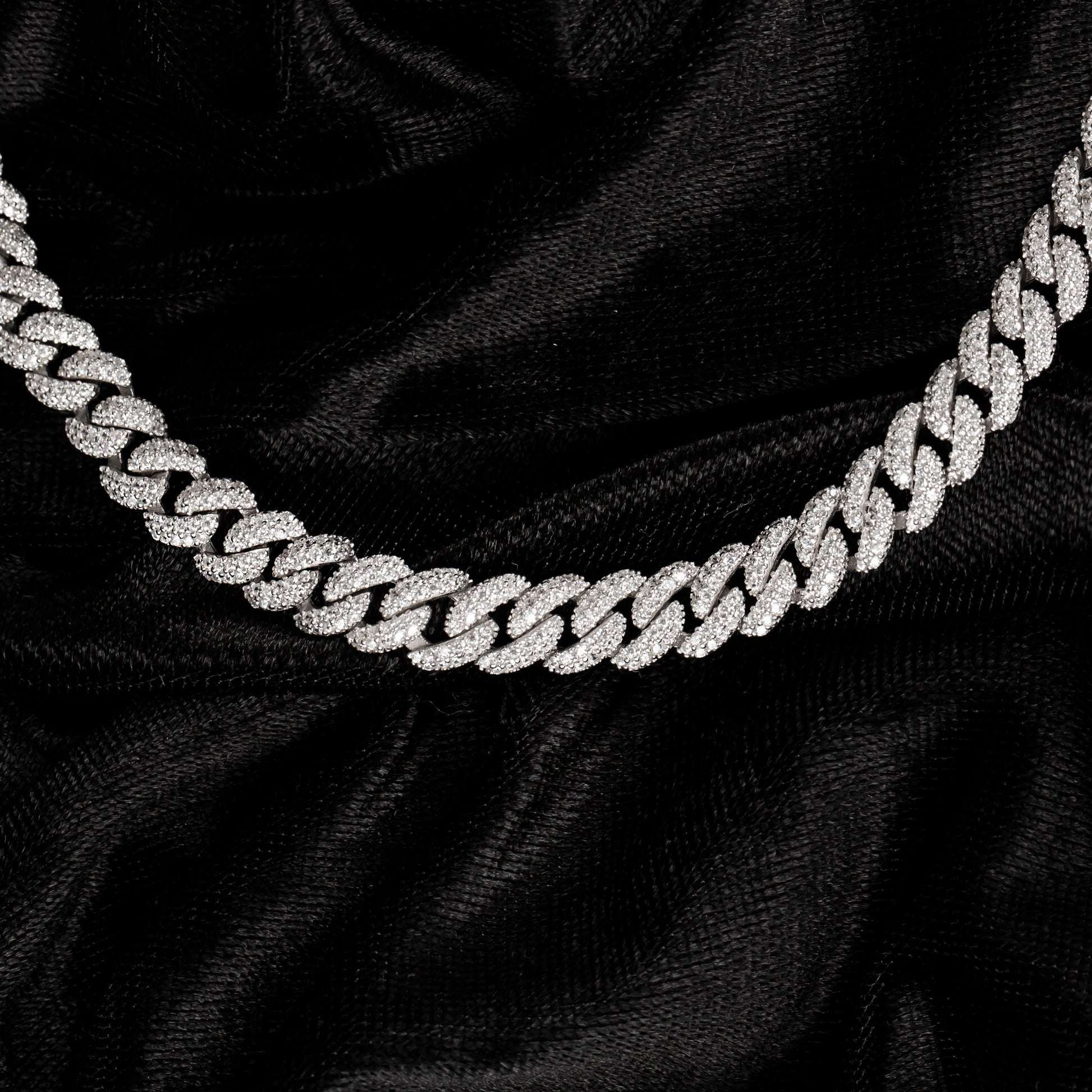 Taşlı Zincir Kolye