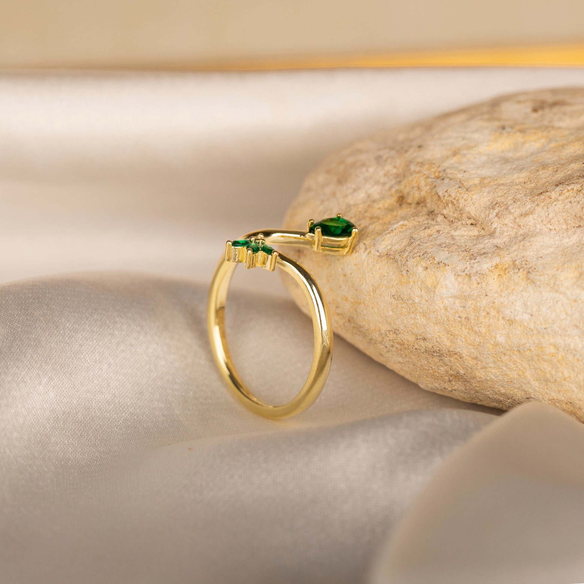 Minimal Damla Taşlı Yüzük