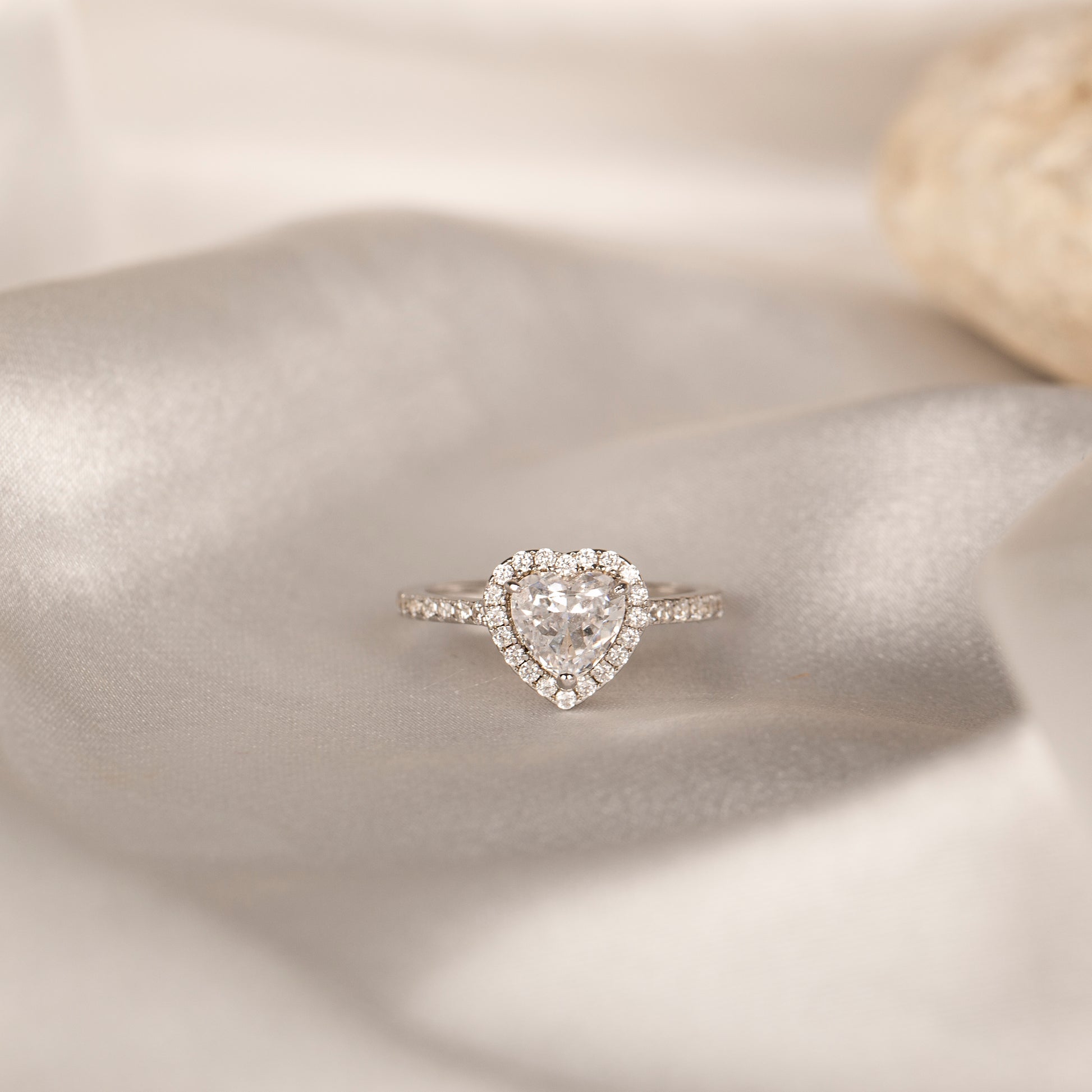 Kalp Tektaş Yüzük