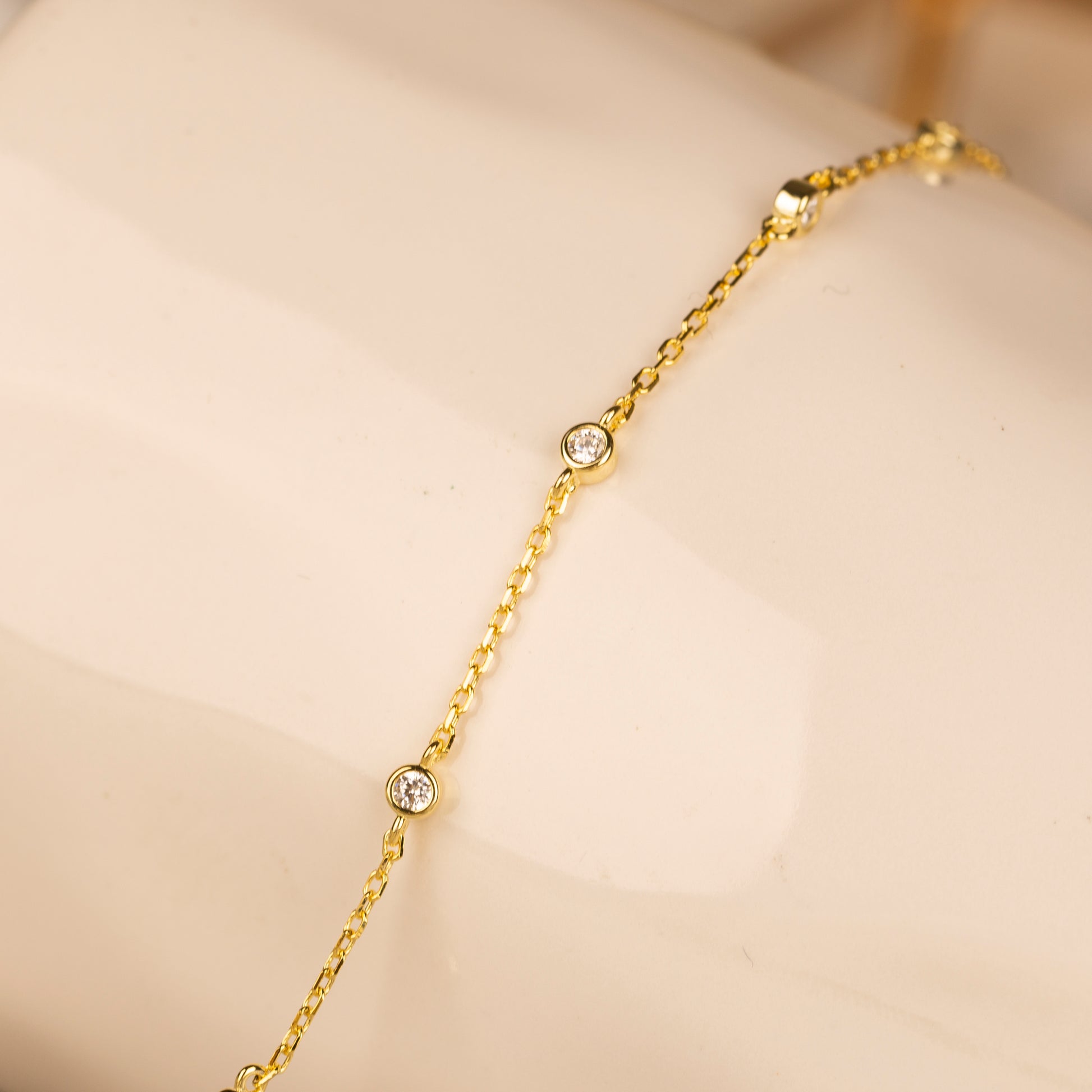 Minimal Taşlı Bileklik