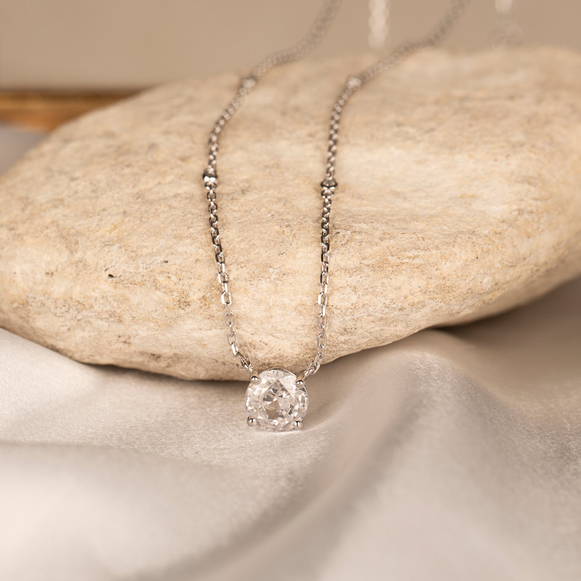 Mozanit Tektaş Kolye